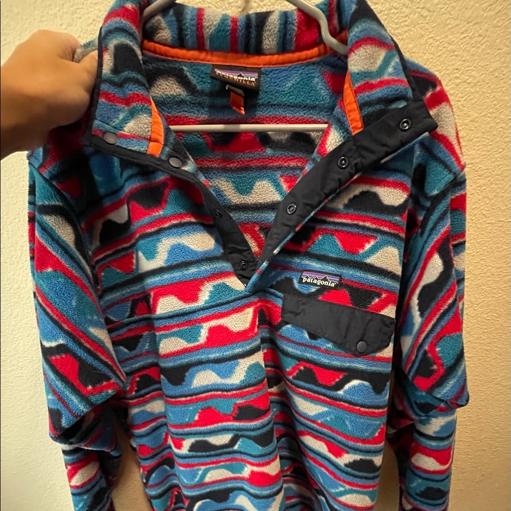 Patagonia pull over size medium
